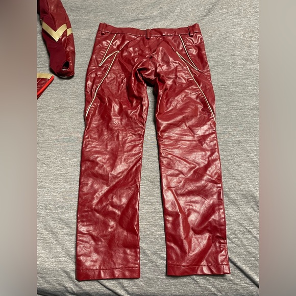 Tailor made Flash costume - Picture 2 of 9